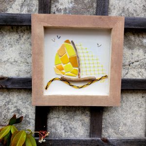 Bateau recyclé jaune